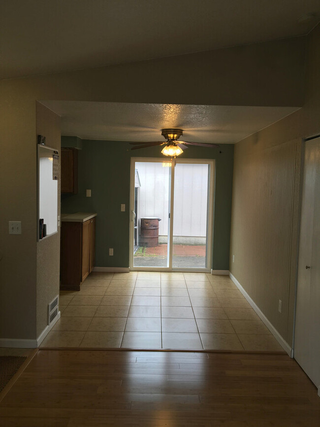 Building Photo - Super cute home in Lacey