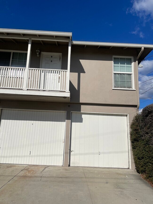 Primary Photo - 1526 S Atlantic Blvd