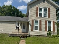 Building Photo - 812 Chippewa St