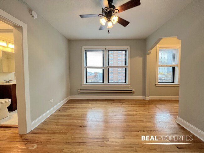Building Photo - 612 W Patterson Ave