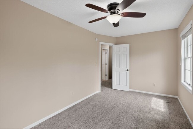 Building Photo - Spacious 4BR House in Columbia