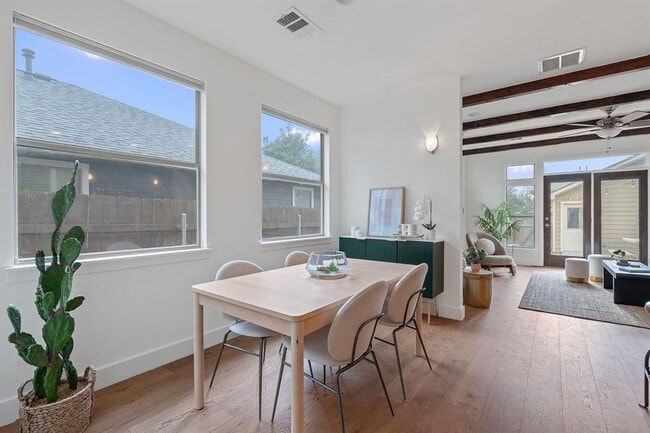 Building Photo - 5412 Grover Ave