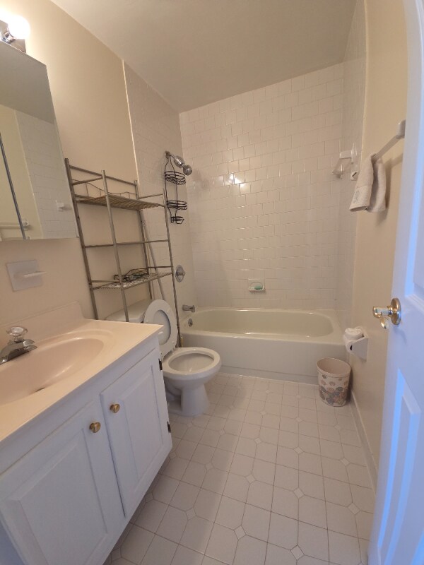 Building Photo - 17 Theo Ln