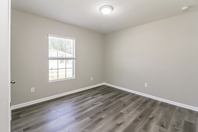 Building Photo - 95017 Timberlake Dr