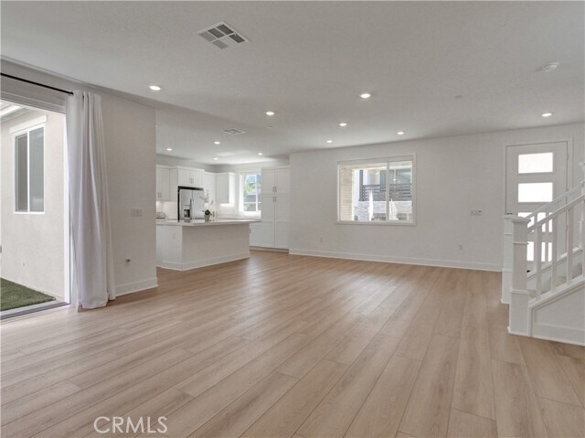 Building Photo - 230 Sora