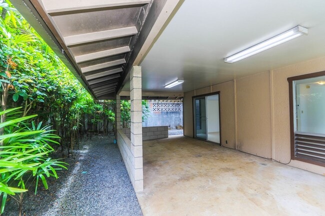 Building Photo - Kaneohe Woods – 3BR/2.5BA home with Mounta...