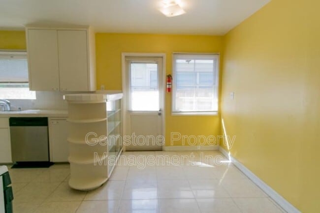 Building Photo - 4947 63rd St