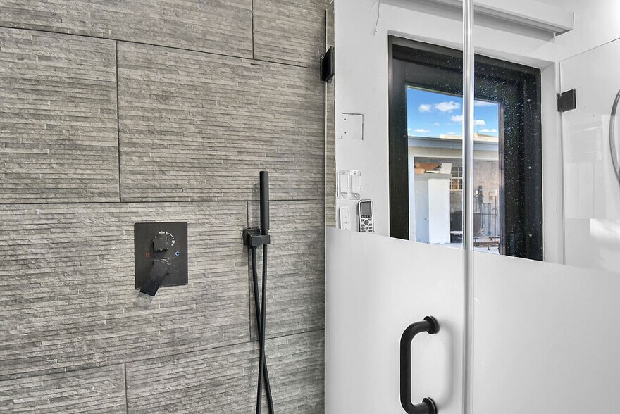 Building Photo - 85 NW 47th St
