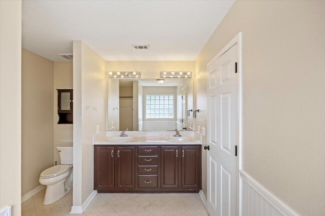 Building Photo - 1922 Coral St