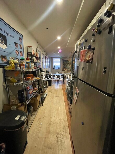 Building Photo - 721 Parker St