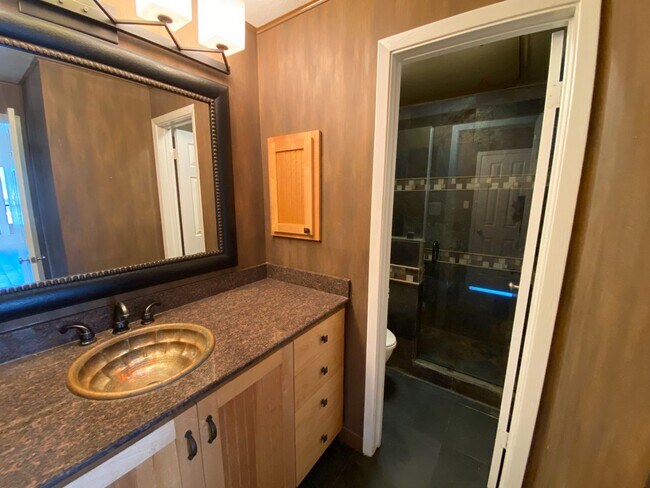 Building Photo - UT PRE-LEASE: 2 BR / 1 BA West Campus Condo - Walk to UT - Private Balcony - W/D