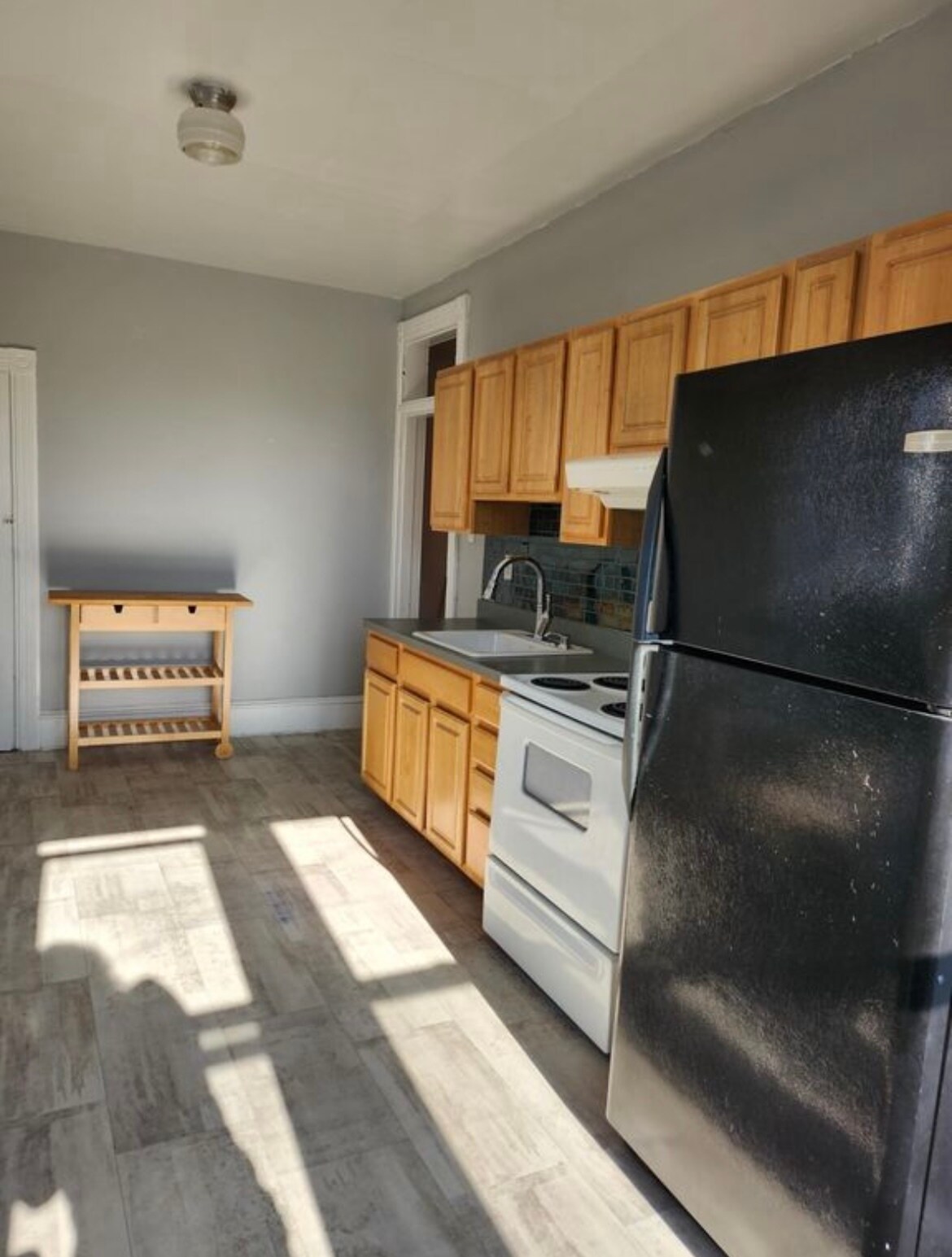 Building Photo - 163 Sumac St