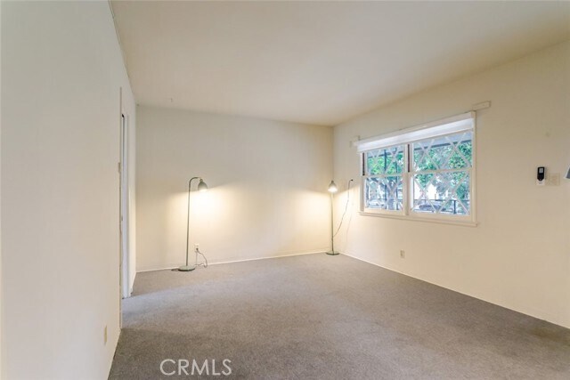 Building Photo - 1600 W Glenoaks Blvd