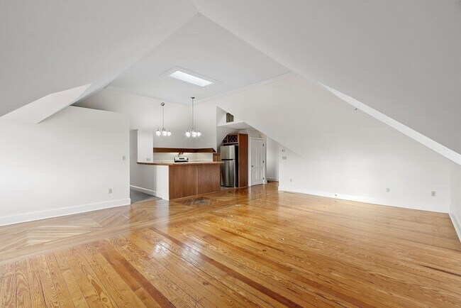 Building Photo - 150 Summer St