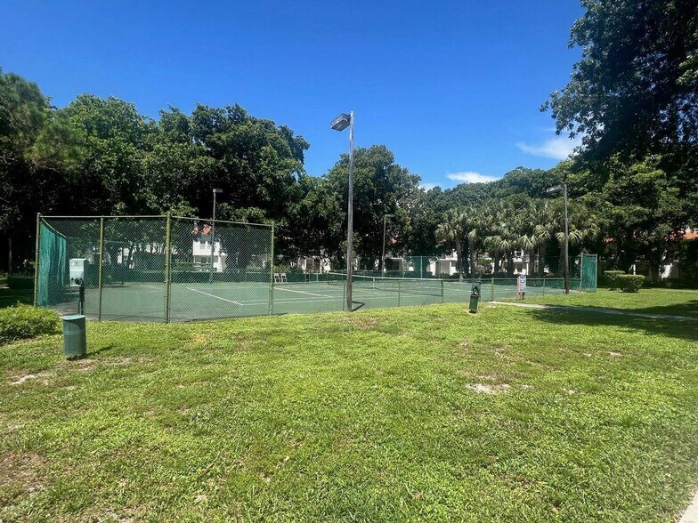 Building Photo - 1050 Crystal Way