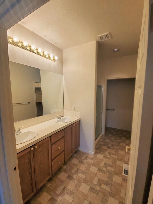 Building Photo - 21315 SW Baler Way