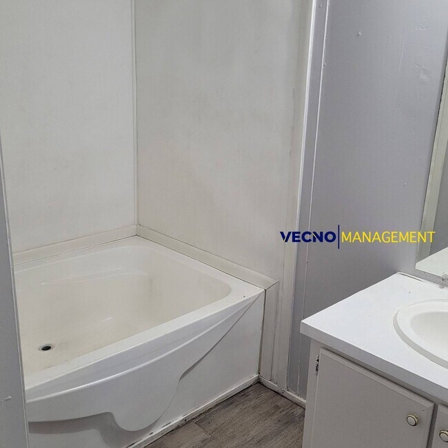 Building Photo - 3525 E Main St