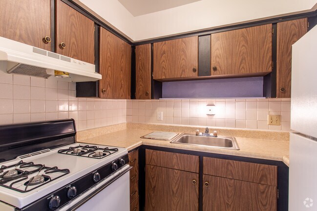1BR, 1BA - 624 SF - Heritage Apartments
