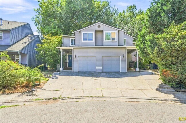 Building Photo - 3978 SW Pinewood Way