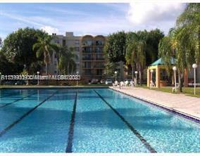 Building Photo - 9300 Fontainebleau Blvd