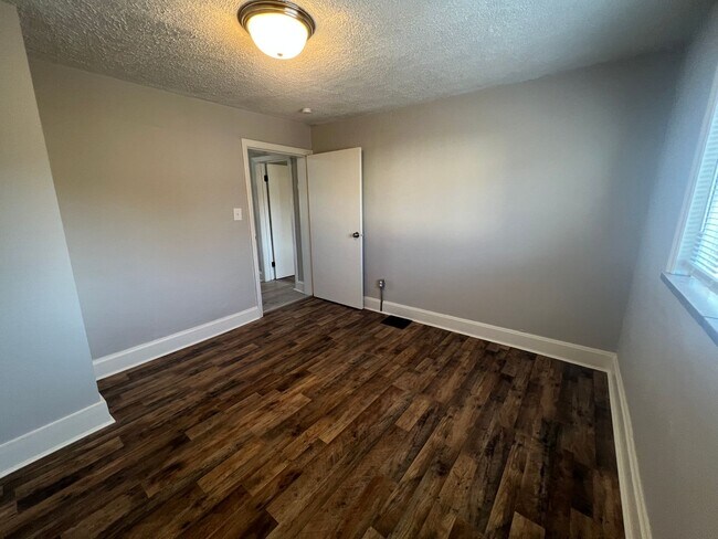 Building Photo - 278 Hosack St