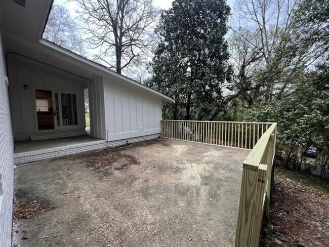 Building Photo - 1 Esquiline Ct