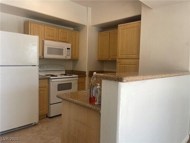 Building Photo - 8000 W Badura Ave