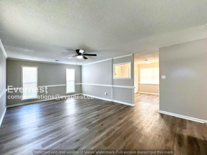 Building Photo - 6320 Forest Glen Dr