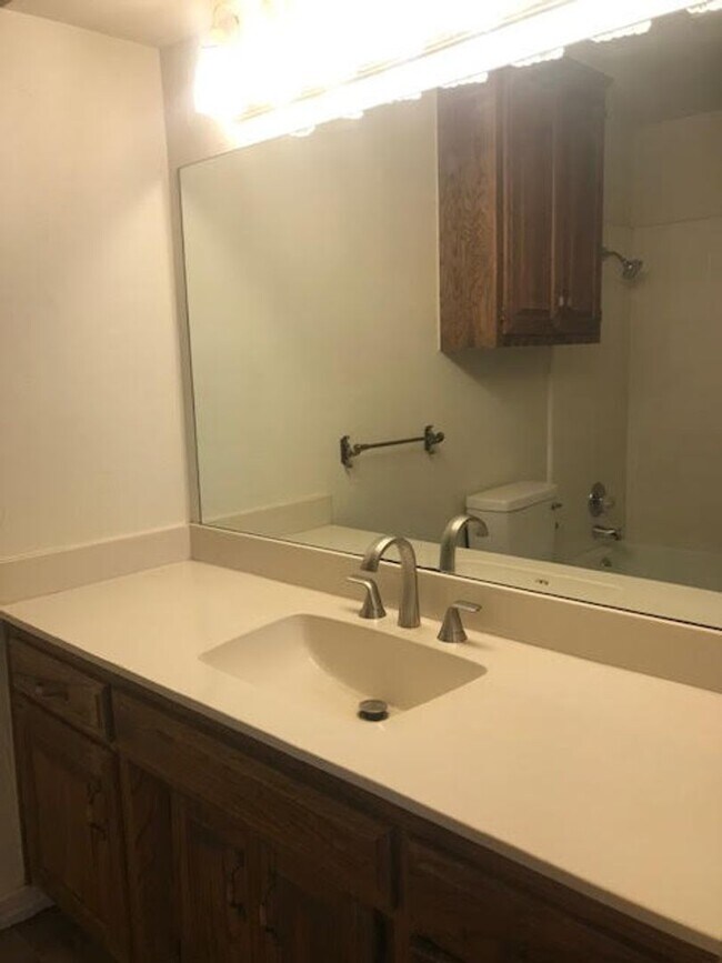 Building Photo - 2 Masters - Lawn Care Provided  - 3 bds/3 baths