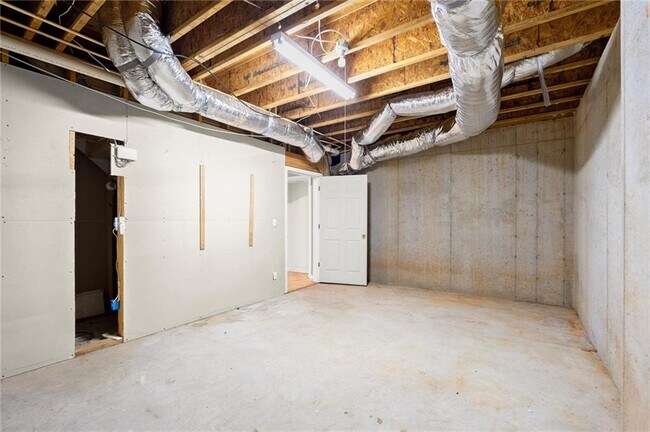 Building Photo - 1440 Grovehurst Dr
