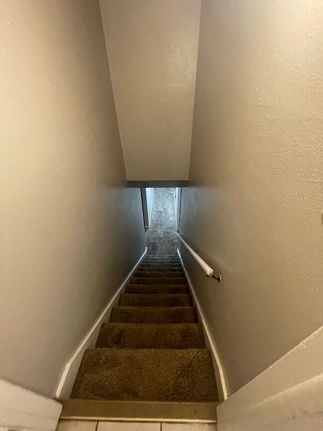 Building Photo - STUDENTS WELCOME! Single-Family Ranch Home w/ Finished Basement and Fenced Backyard