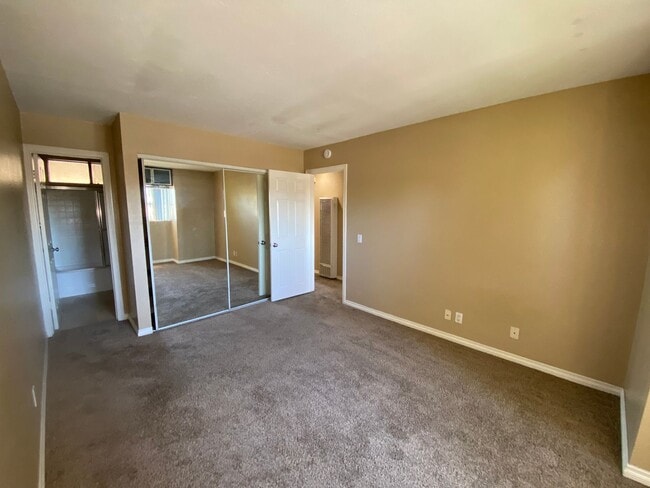 Building Photo - ***$500 Move-in special!!!*** Upgraded Nor...