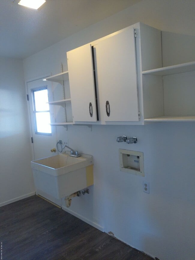 Building Photo - Spacious 3 Bedroom, 3 Bathroom Home with Bonus Room & 2-Car Garage – $1,900/month