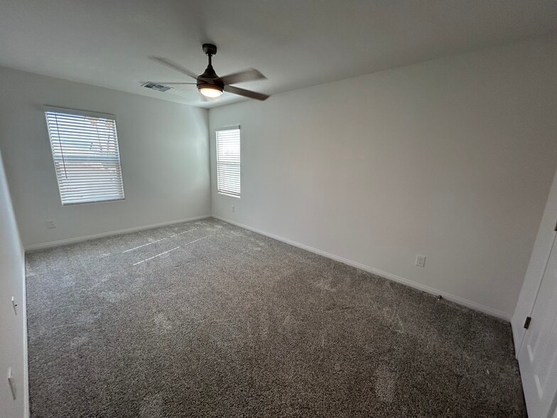 Building Photo - 9208 W Coolidge St