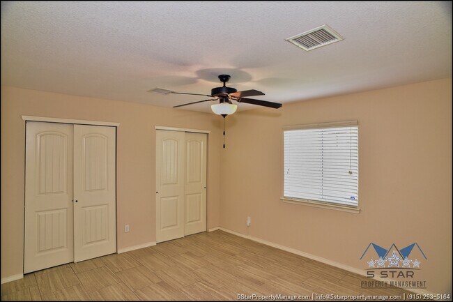 Building Photo - 14920 Tim Hardaway