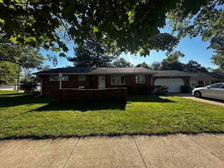 Primary Photo - 1010 S 26th St