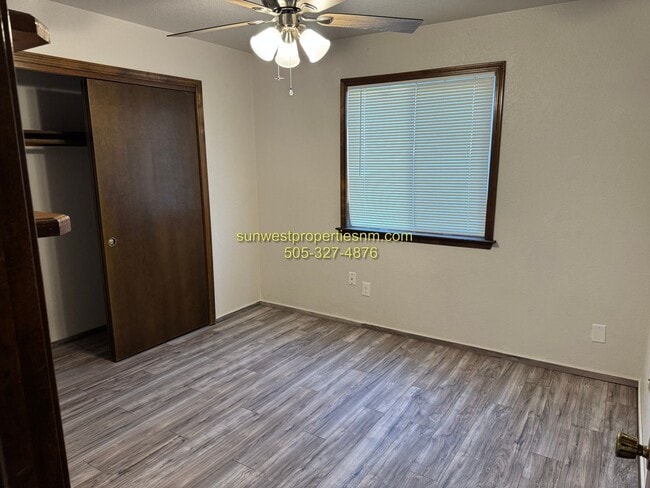 Building Photo - 3 bed, 2 bath