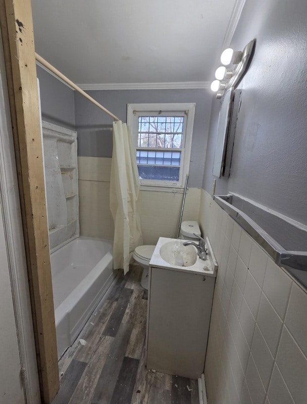 Building Photo - 2671 Roy St