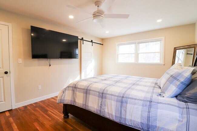 Building Photo - 14 Donat Dr