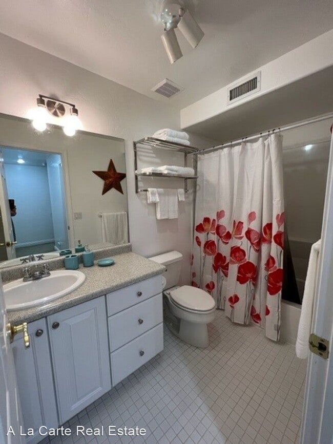 Building Photo - 3 br, 2.5 bath House - 827 Pitkin Ave