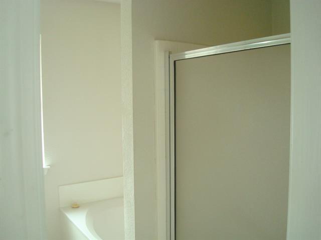 Building Photo - 602 Bishop Dr