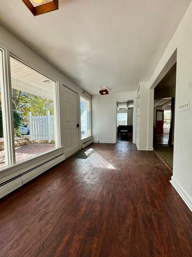 Building Photo - Historic Downtown Blacksburg Home