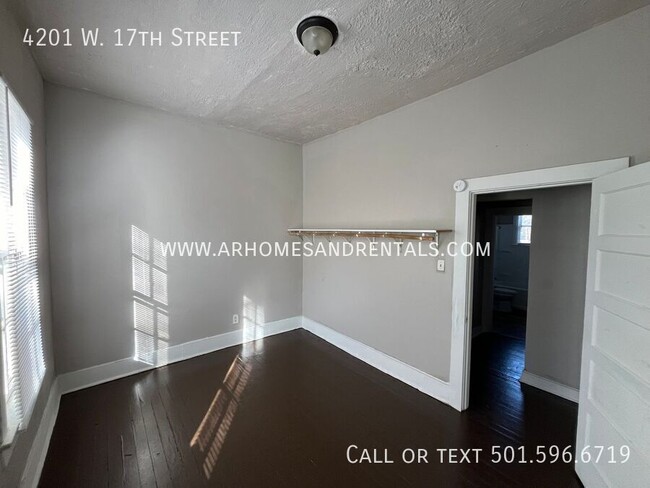 Building Photo - 4201 W 17th St