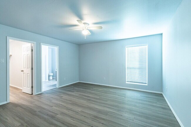 Building Photo - 8609 10th Pl