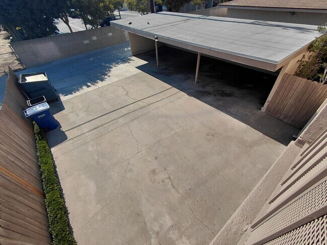 Building Photo - Memorial Apartments- Spacious  Clean 2 Bed...