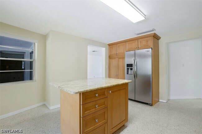 Building Photo - 181 7th St