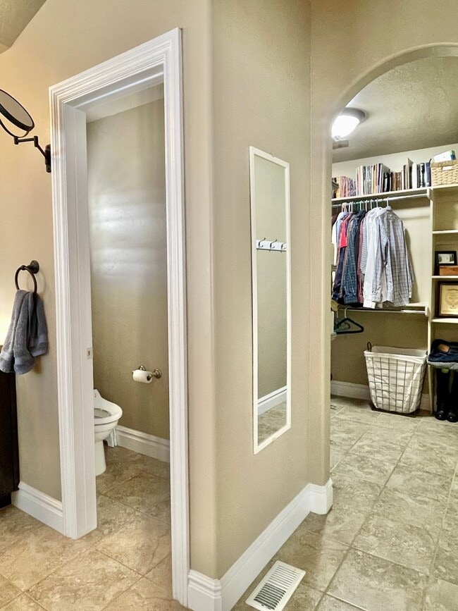 Building Photo - Luxury Fully Furnished 4-Bedroom Home for Rent – Clinton, Utah