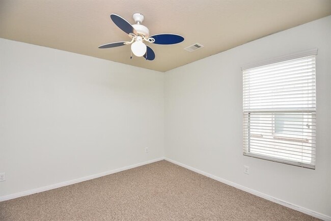 Building Photo - 3102 Apple Dale Dr