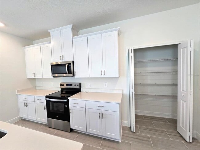 Building Photo - 2284 Hen Rd