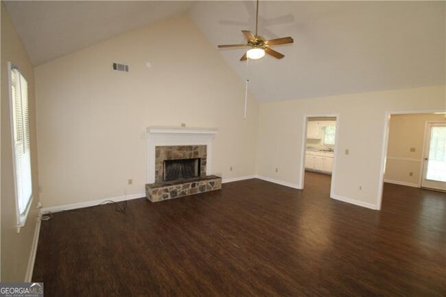 Building Photo - 2320 Ridgedale Dr SW